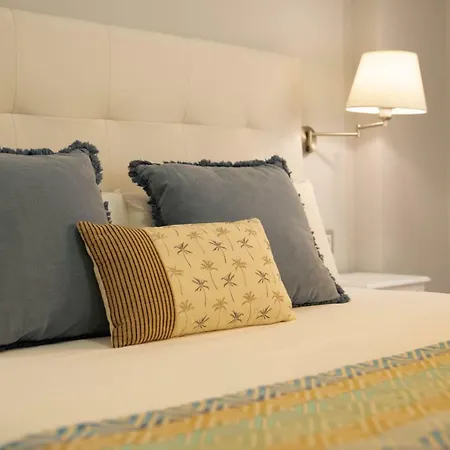 Soho Garden Apartment *